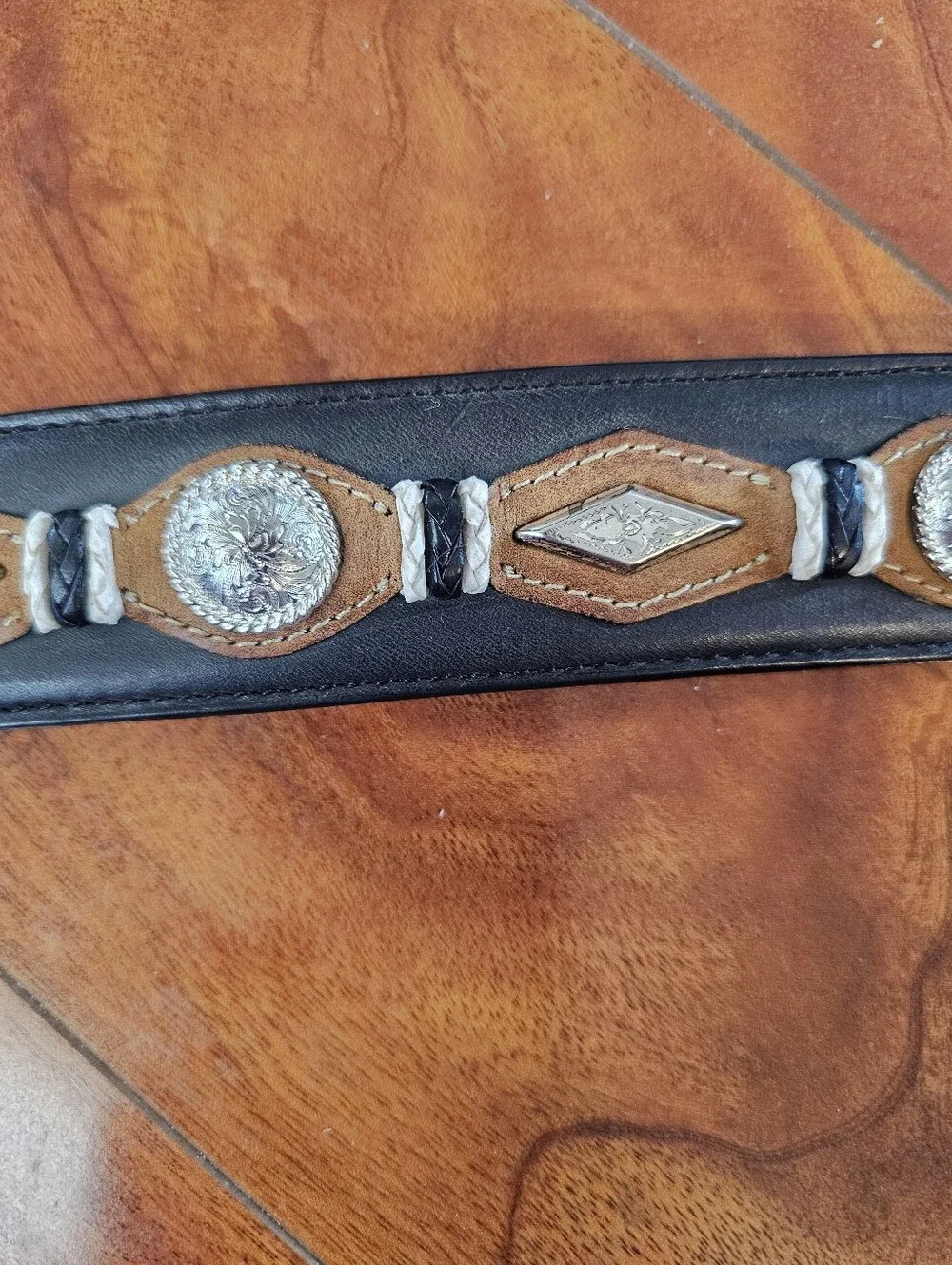 VTG Justin 755BK Two Tone Leather Concho Belt 44 GUC